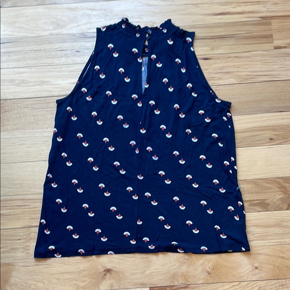 Blue Ruffled Sleeveless Blouse - Picture 4 of 4